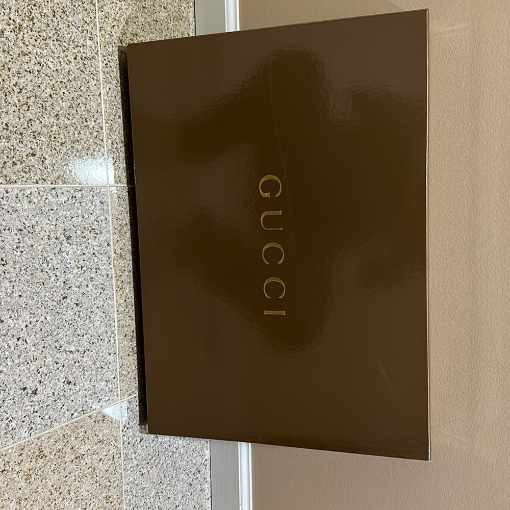Gucci box